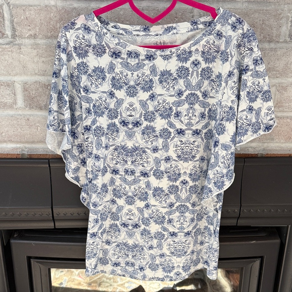 Beautiful Gap cotton Tee - Small Tall (NWOT)